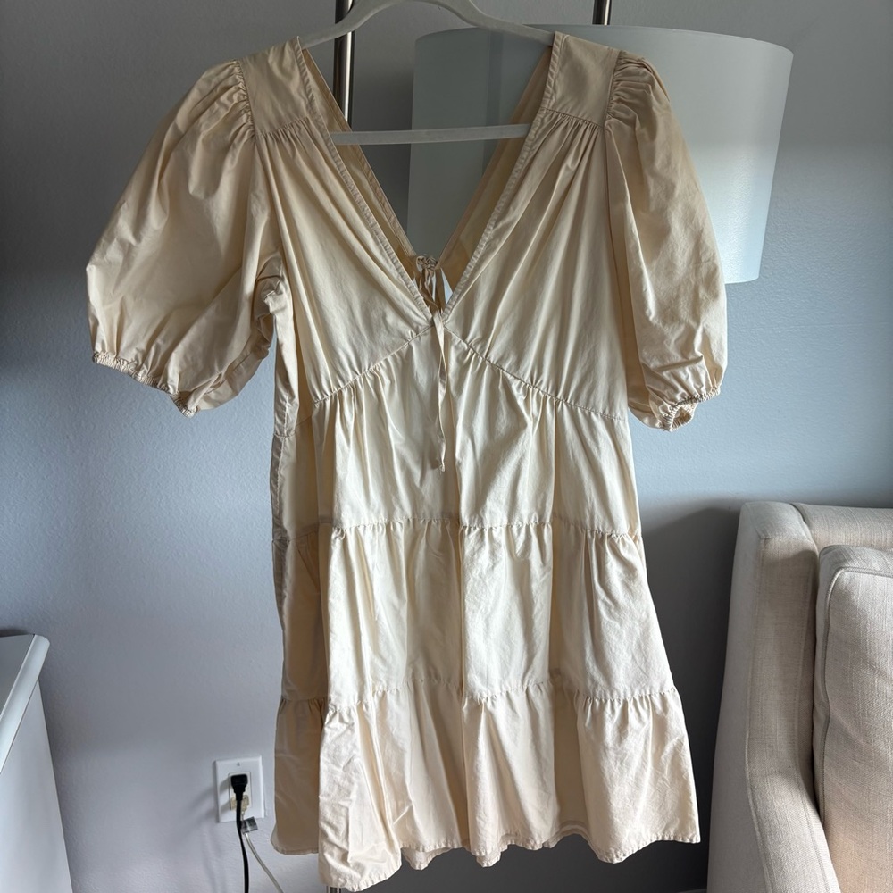XiRENA Beige Puff Sleeve Dress size Small